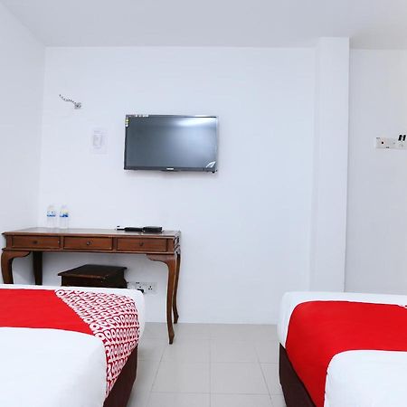 Oyo 89672 Eg Hotel Jj Johor Bahru Exterior photo