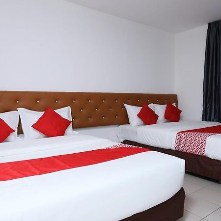 Oyo 89672 Eg Hotel Jj Johor Bahru Exterior photo