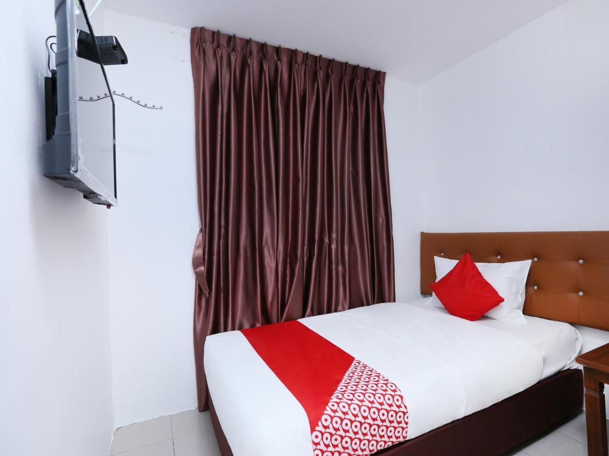 Oyo 89672 Eg Hotel Jj Johor Bahru Exterior photo