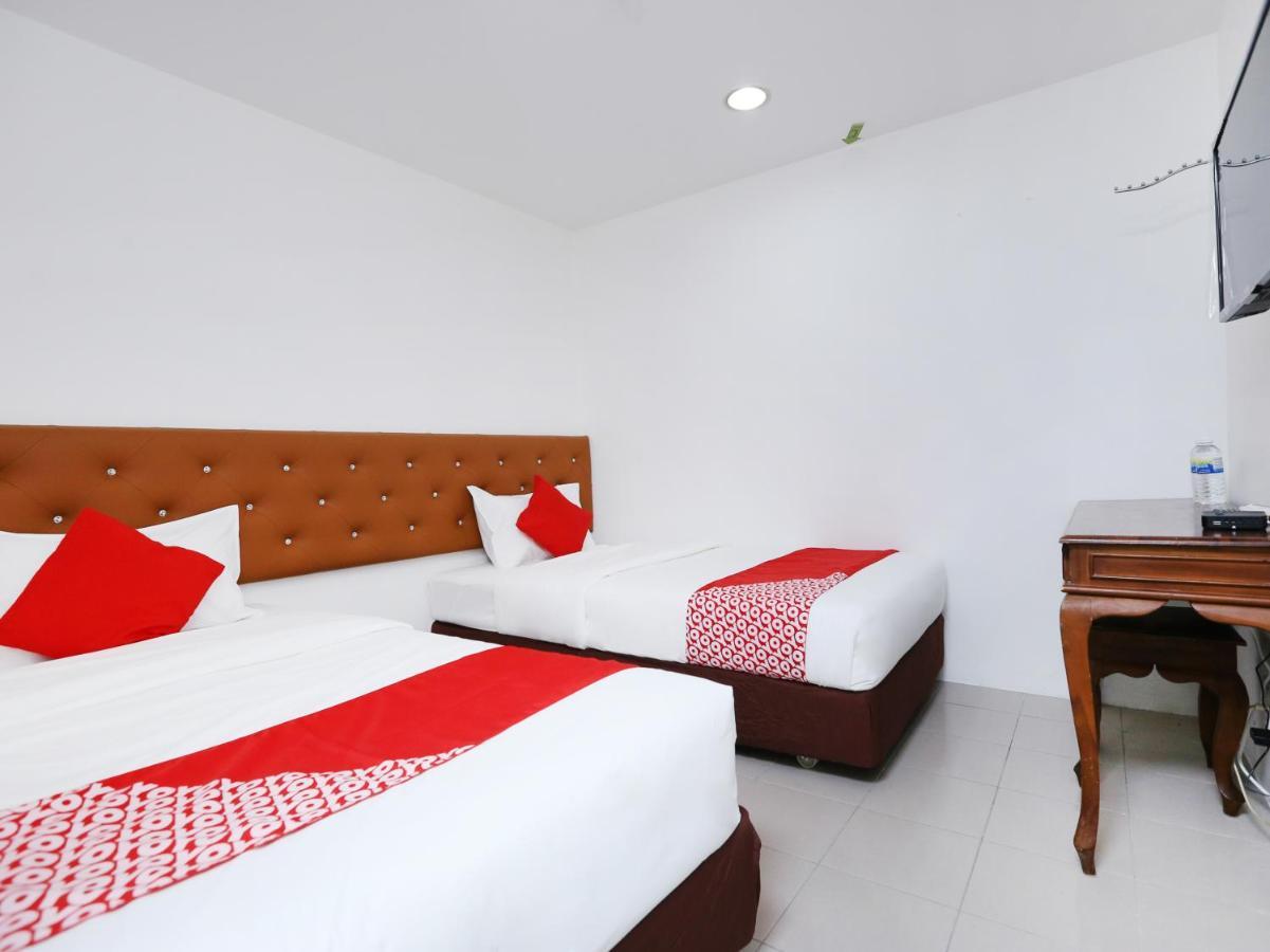 Oyo 89672 Eg Hotel Jj Johor Bahru Exterior photo