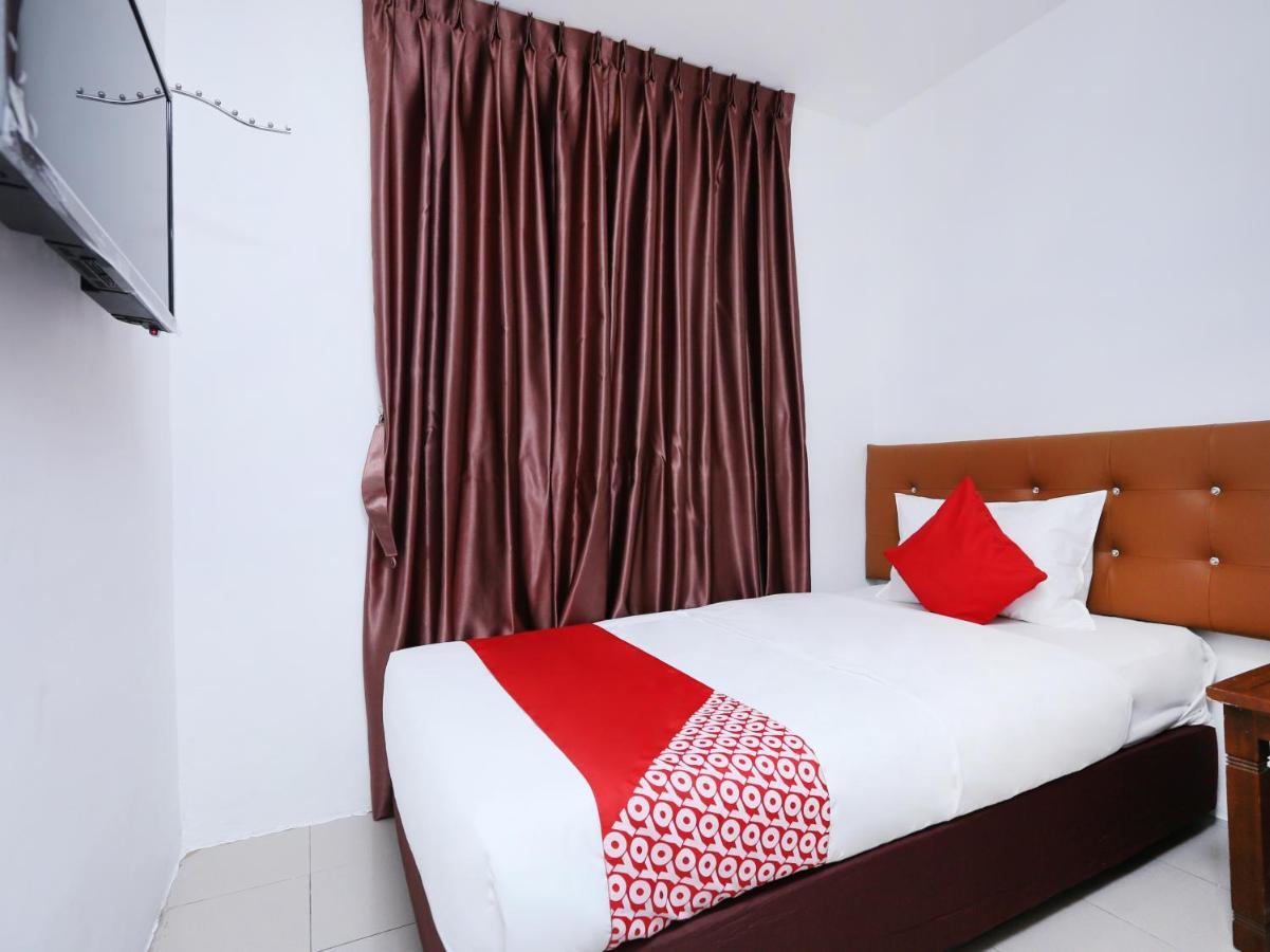 Oyo 89672 Eg Hotel Jj Johor Bahru Exterior photo